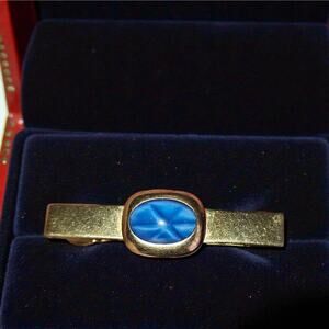 Vintage ANSON Blue Faux Star Sapphire Glass Cabochon Tie Clip